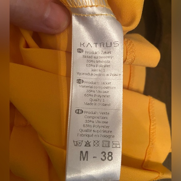 Katrus Mango Zipper Front Short Blazer - Picture 9 of 9